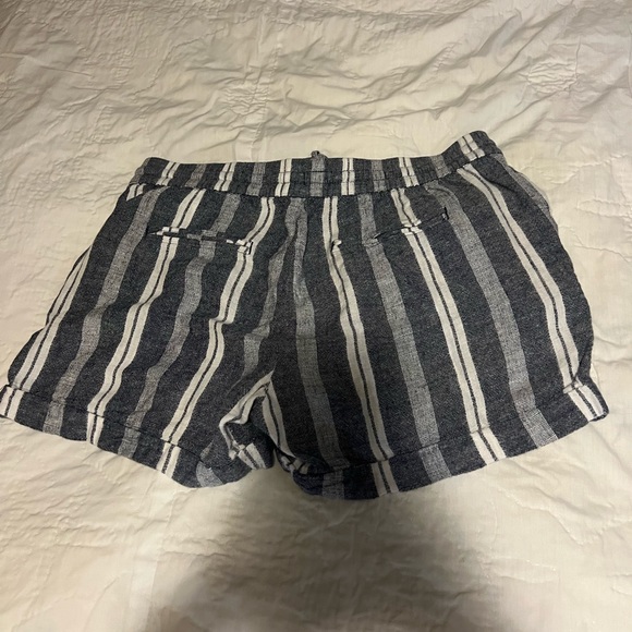Old navy linen shorts - Picture 2 of 3